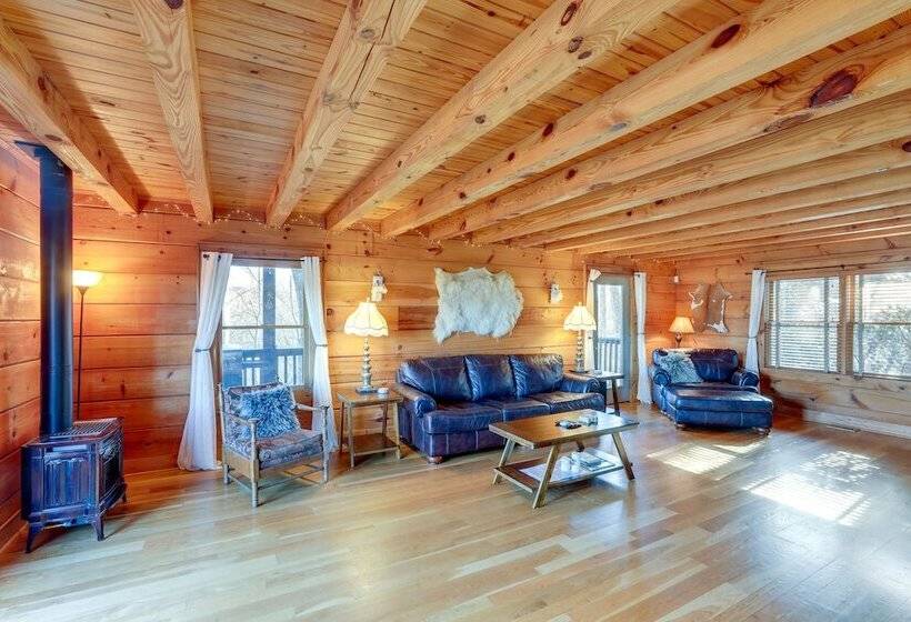 Hot Tub & Game Room: Powderhorn Mountain Cabin