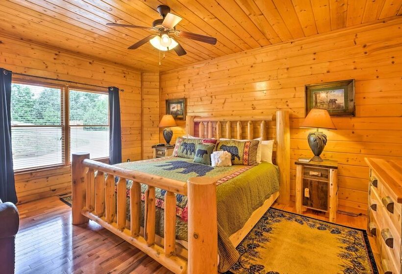 Private Cabin W/ Tree Top Mtn Views: Pets Welcome
