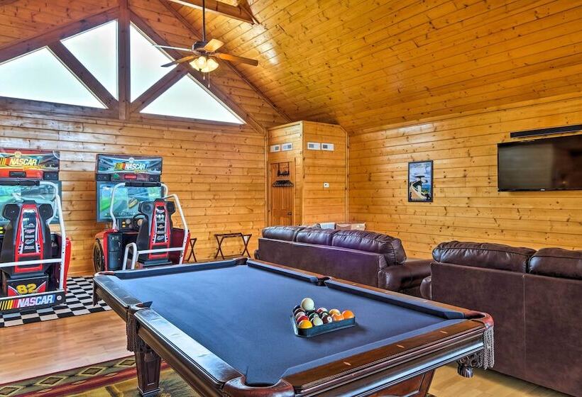 Private Cabin W/ Tree Top Mtn Views: Pets Welcome