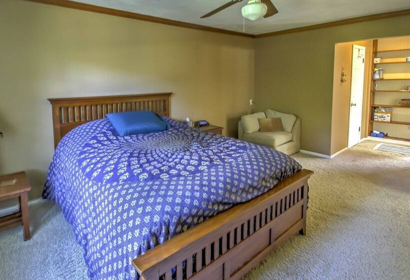 Private Plymouth Hideaway   13 Miles To Ann Arbor!