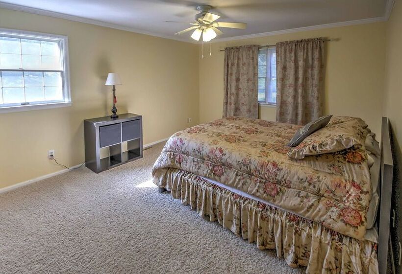 Private Plymouth Hideaway   13 Miles To Ann Arbor!