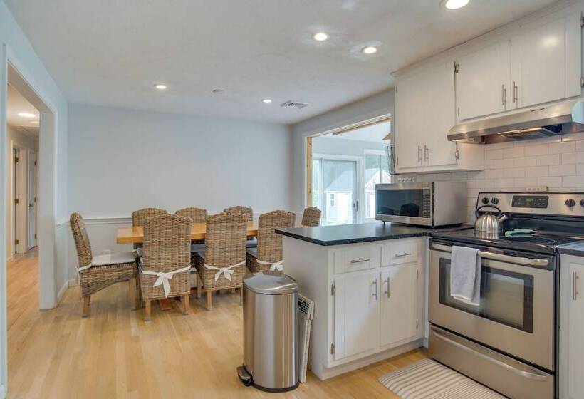 Dennis Retreat: 4 Mi To Mayflower Beach!