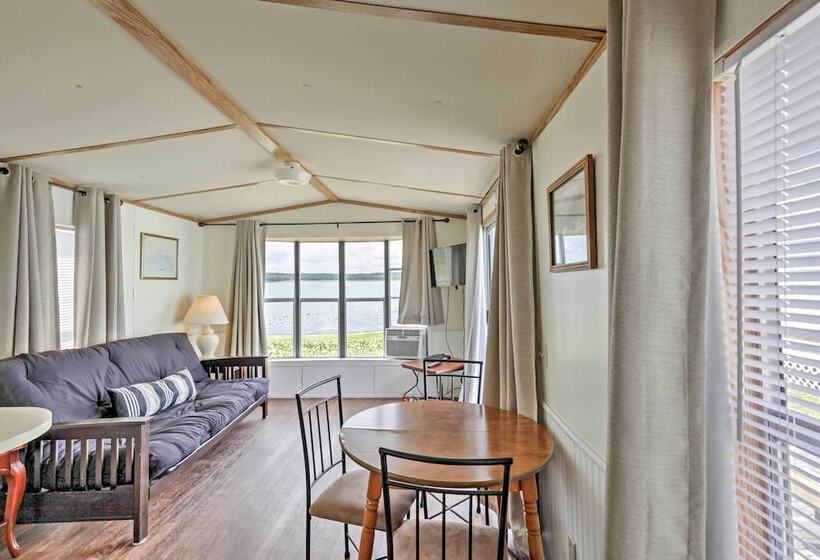 Quaint Silver Springs Cabin W/ Direct Lake Access!