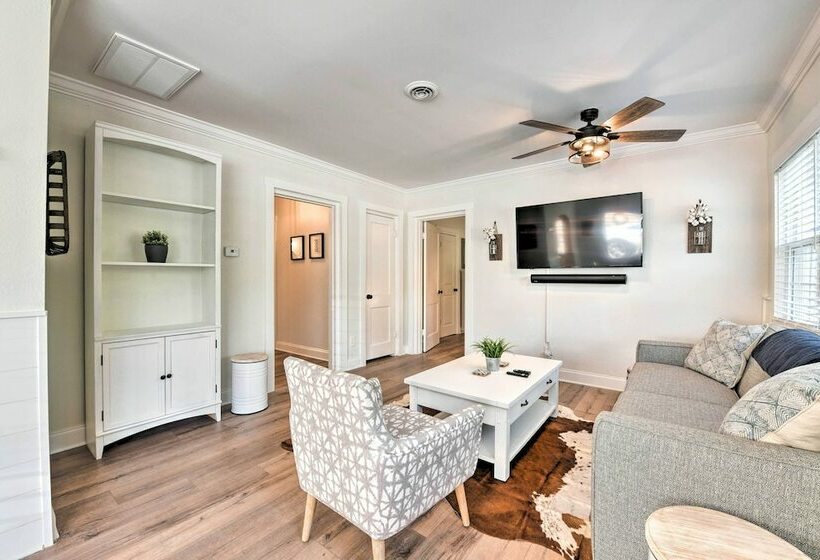 Quiet Modern Farmhouse, 4 Mi To Downtown