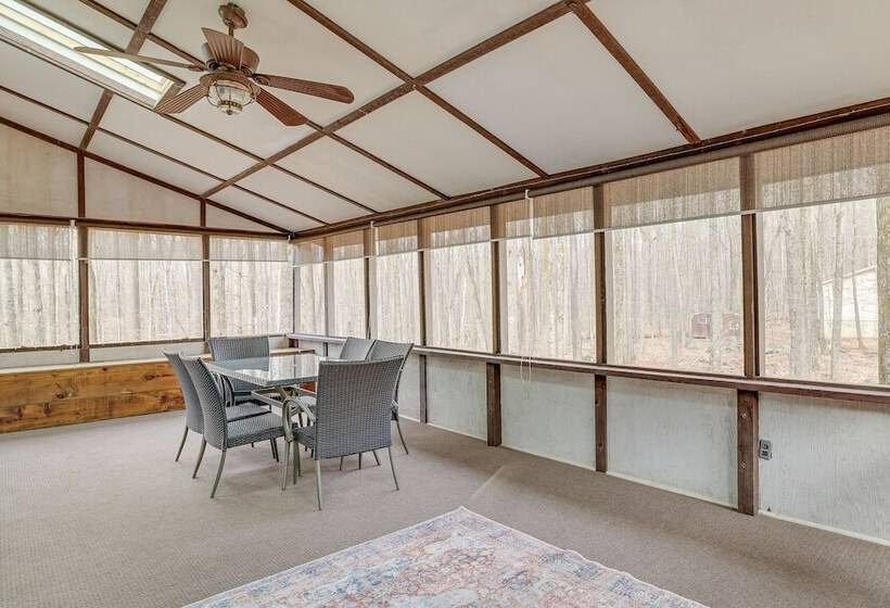 Hot Tub & Resort Amenities: Pocono Lake Retreat!