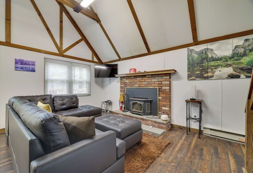 Hot Tub & Resort Amenities: Pocono Lake Retreat!