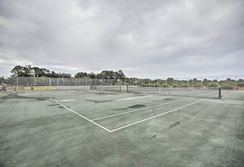 Quiet Venice Retreat With Private Lanai & Pool!