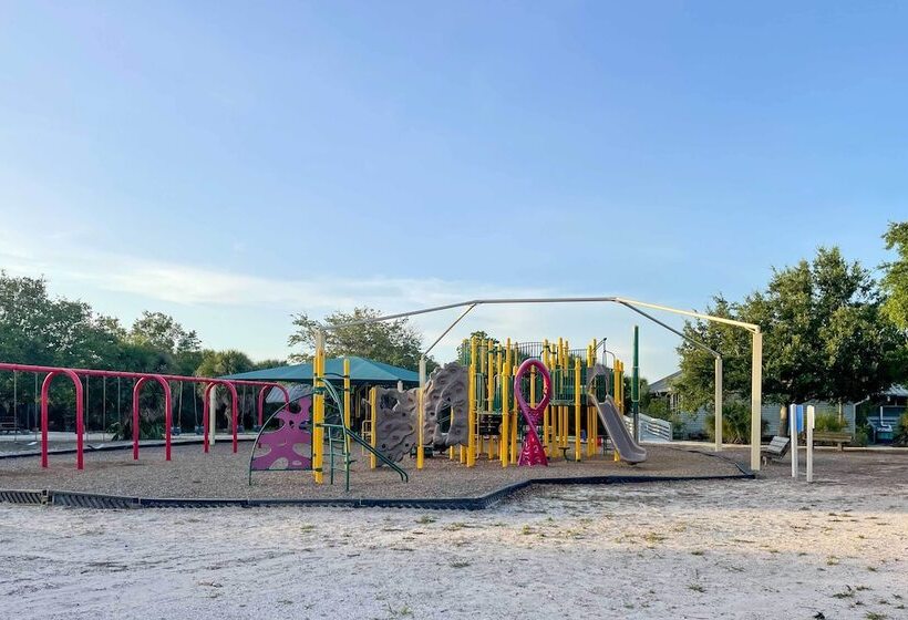 Quiet Venice Retreat With Private Lanai & Pool!