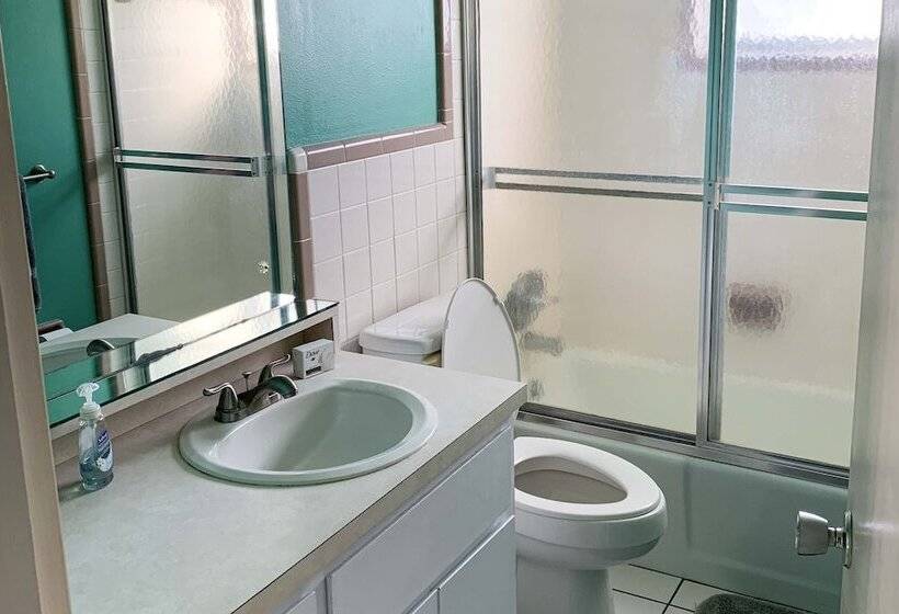 Quiet Venice Retreat With Private Lanai & Pool!