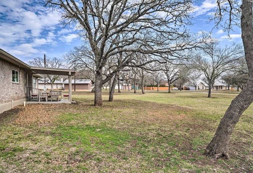 Ranch House W/ Large Backyard   Near Fishing