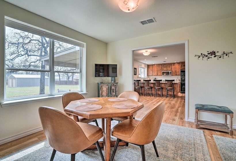 Ranch House W/ Large Backyard   Near Fishing