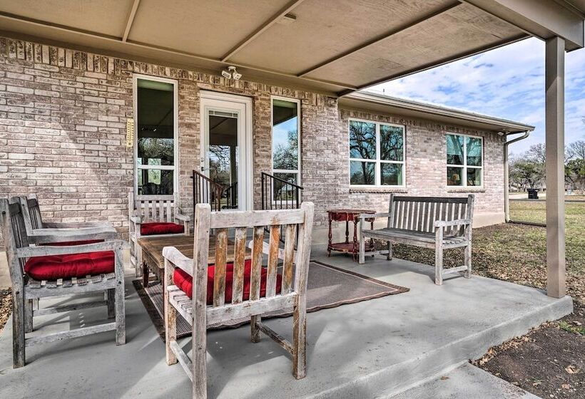 Ranch House W/ Large Backyard   Near Fishing