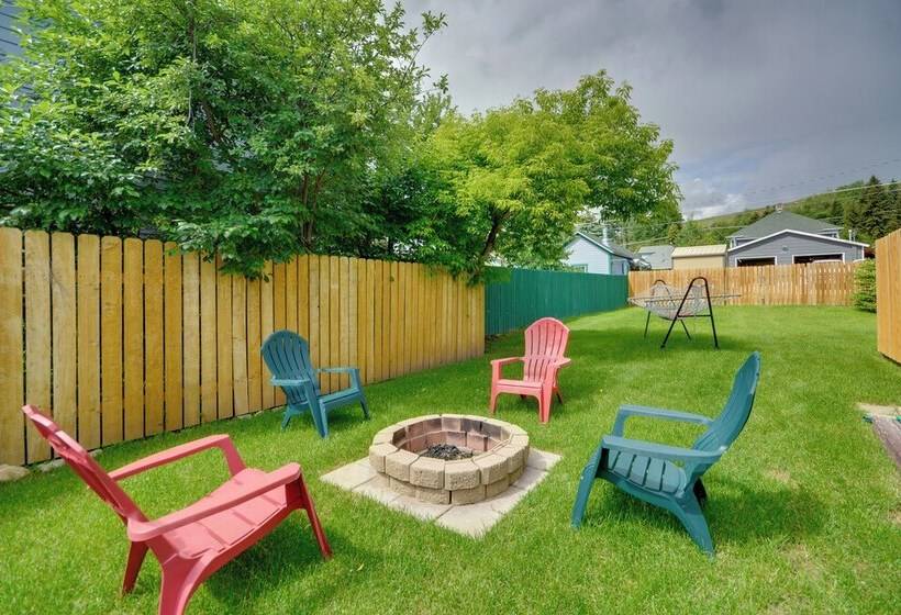 Red Lodge Retreat W/ Hot Tub: 3 Blocks To Downtown