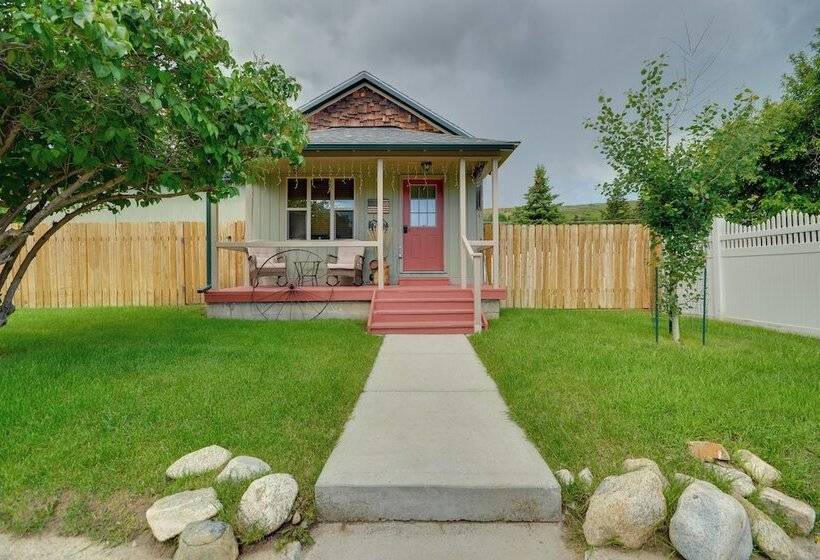 Red Lodge Retreat W/ Hot Tub: 3 Blocks To Downtown