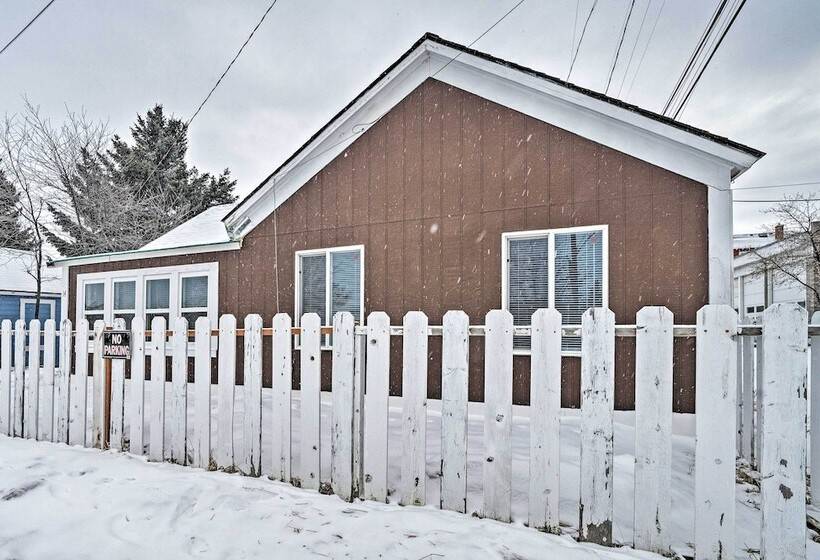 Red Lodge Retreat W/ Yard   Walk To Restaurants!