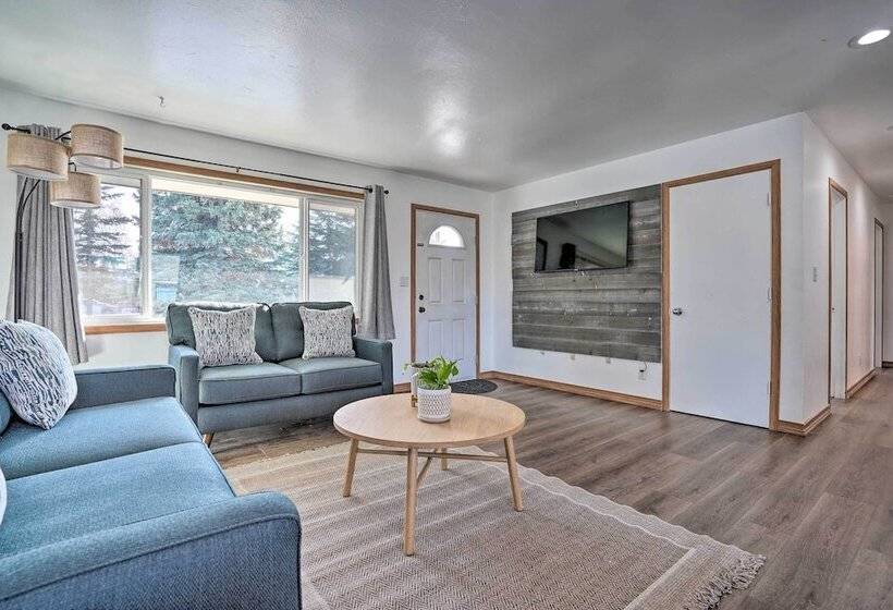 Relaxing Anchorage Home ~ 1 Mi To Downtown!