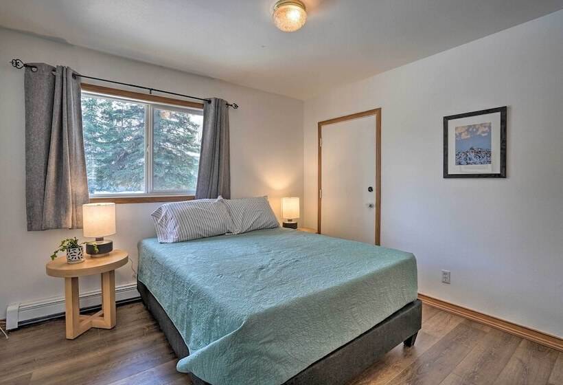 Relaxing Anchorage Home ~ 1 Mi To Downtown!