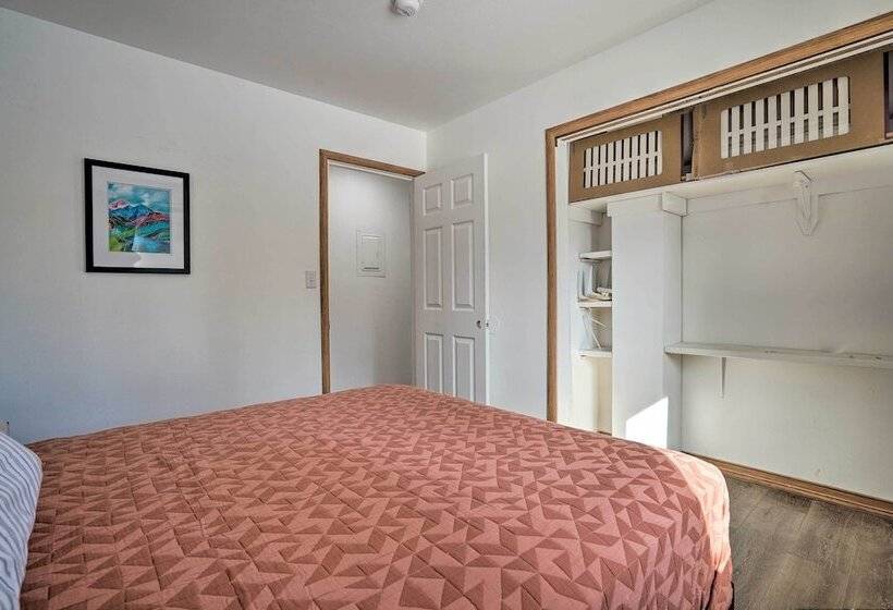 Relaxing Anchorage Home ~ 1 Mi To Downtown!