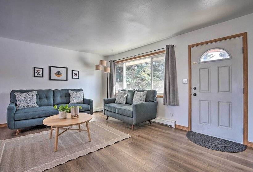 Relaxing Anchorage Home ~ 1 Mi To Downtown!