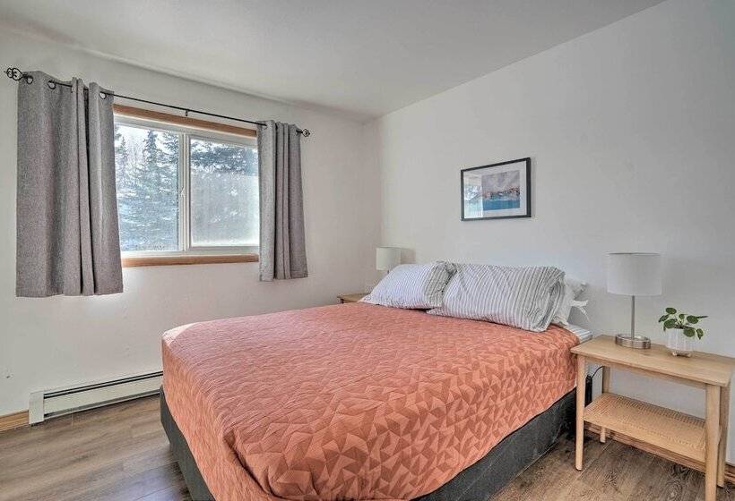 Relaxing Anchorage Home ~ 1 Mi To Downtown!