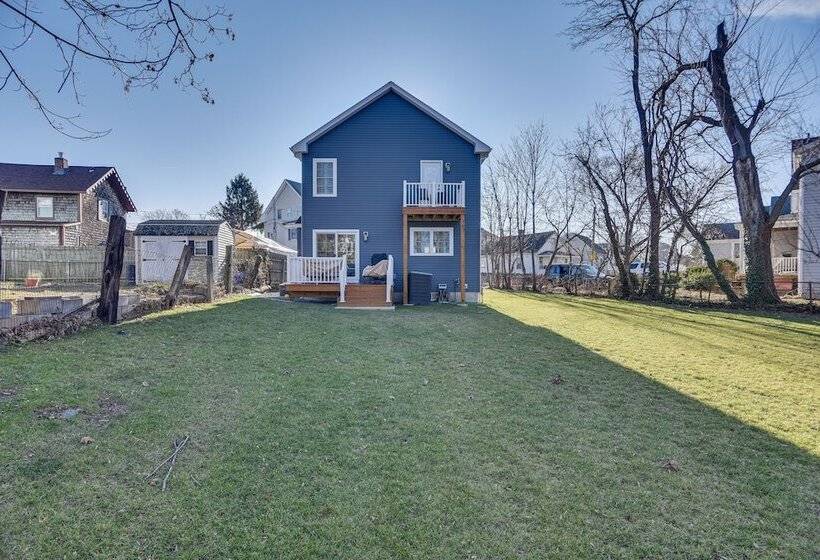 Renovated Family Home On Providence River!