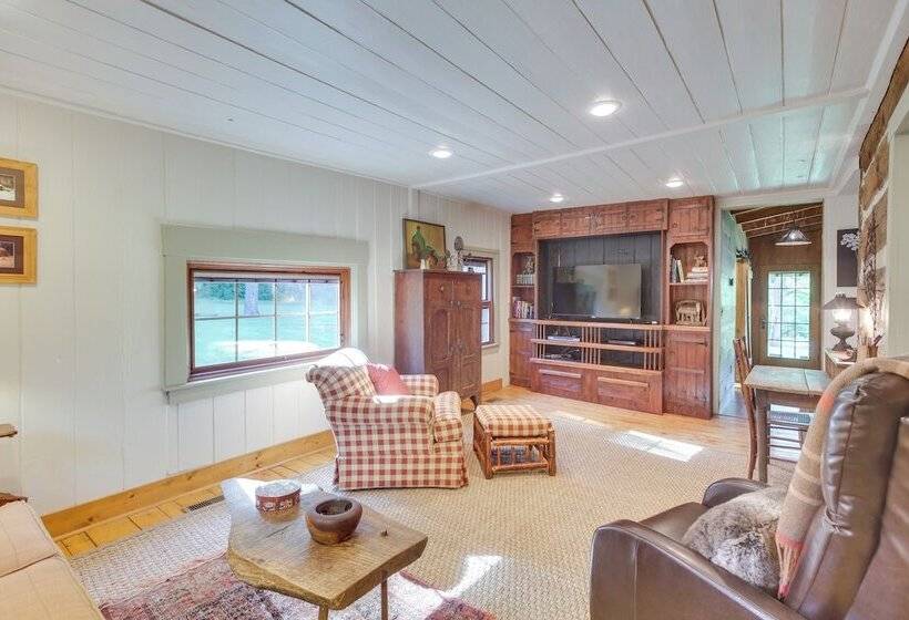 Restored Buchanan Log Cabin On 9 Mile Creek!