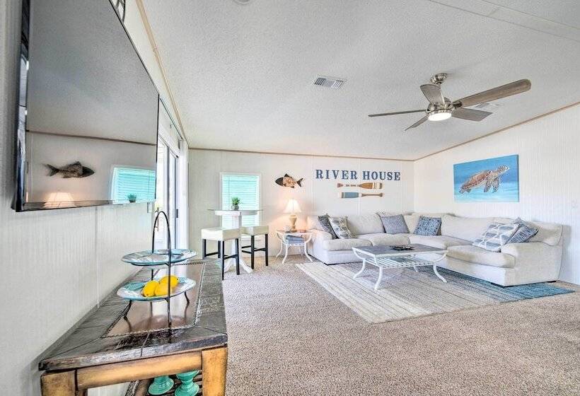 Retreat On The River W/ Boat Dock, Porch, & Grill!