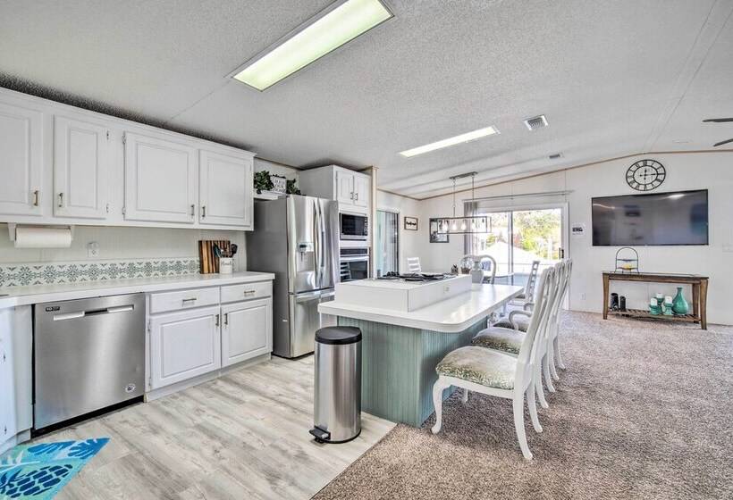 Retreat On The River W/ Boat Dock, Porch, & Grill!