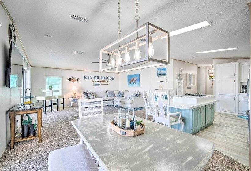 Retreat On The River W/ Boat Dock, Porch, & Grill!