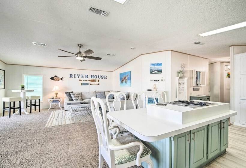 Retreat On The River W/ Boat Dock, Porch, & Grill!