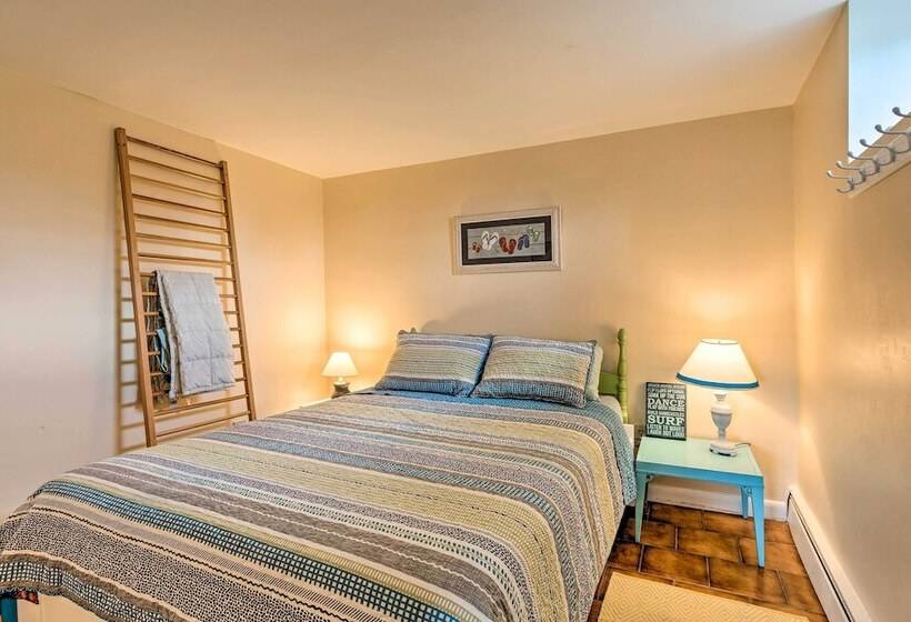 Rhode Island Oceanview Retreat: Walk To Shore!