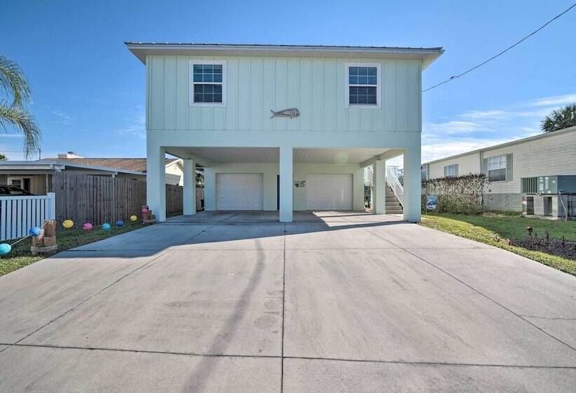 Riverfront Homosassa Retreat W/ Kayak & Boat Dock!