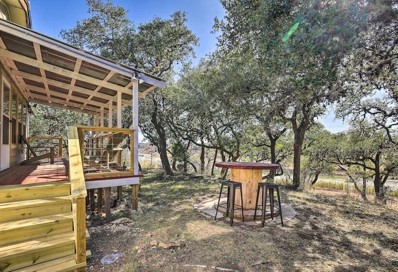 Riverfront Pipe Creek Home W/ Kayaks & Grill!