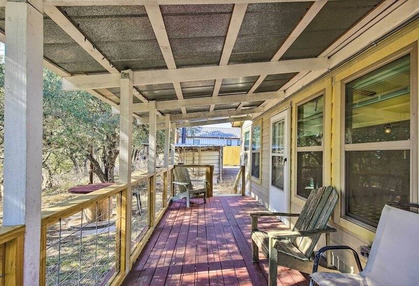 Riverfront Pipe Creek Home W/ Kayaks & Grill!