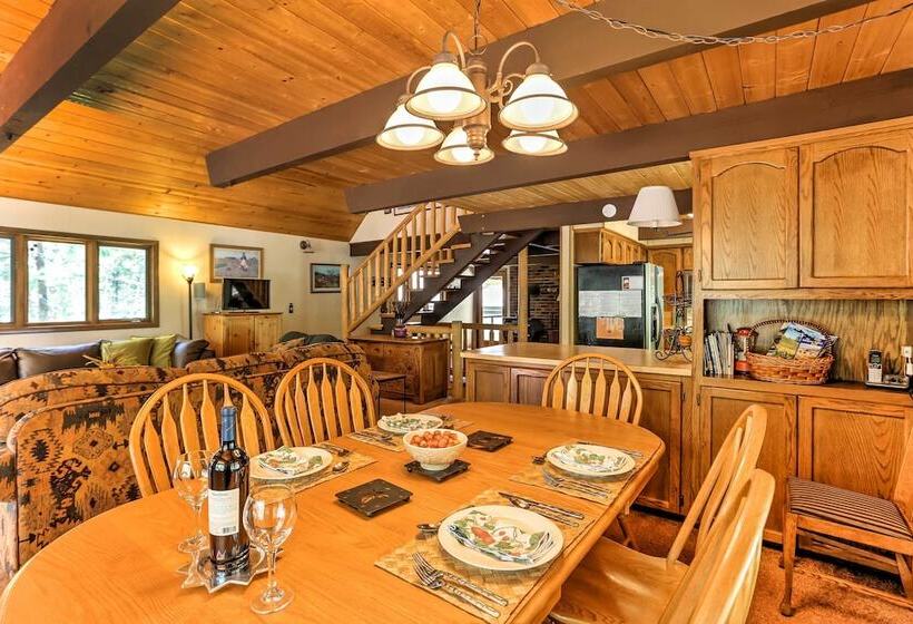 Riverside Winthrop Chalet W/ Hot Tub & 2 Decks!