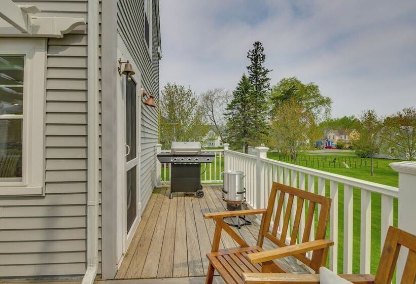 Rockland Home W/ Deck 5 Mins To Historic Downtown!