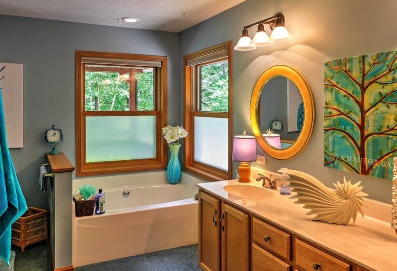 Roomy House On 2 Acres   2 Mi To Egg Harbor Beach!