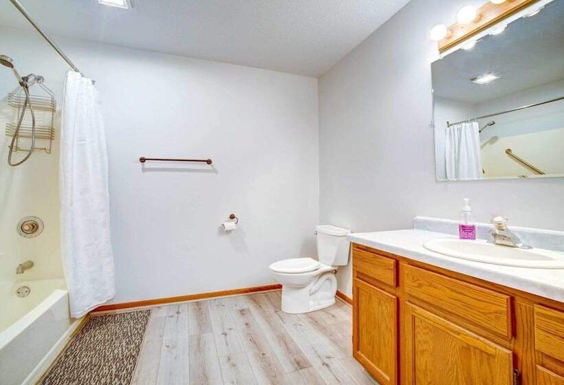 Rural Readstown House W/ Deck + Grill