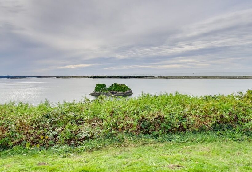 Rustic Coastal Smith River Cottage W/ Ocean Views!