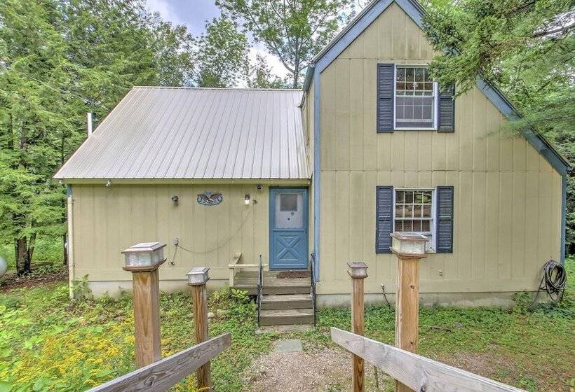 Rustic Intervale Hideaway W/ Deck & Wooded Views!