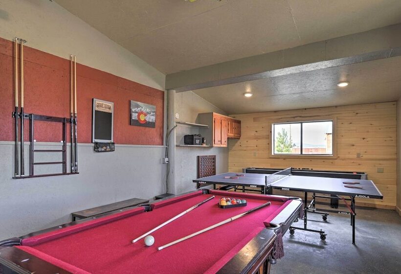 Secluded Cabin W/ Hot Tub, Game Room & Views!