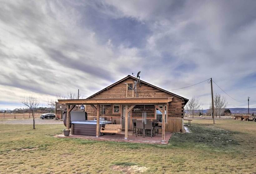 Secluded Cabin W/ Hot Tub, Game Room & Views!
