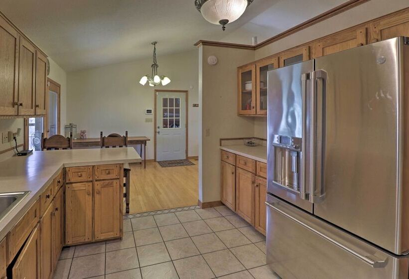 Secluded Marble Falls Family Home W/ Mtn Views!