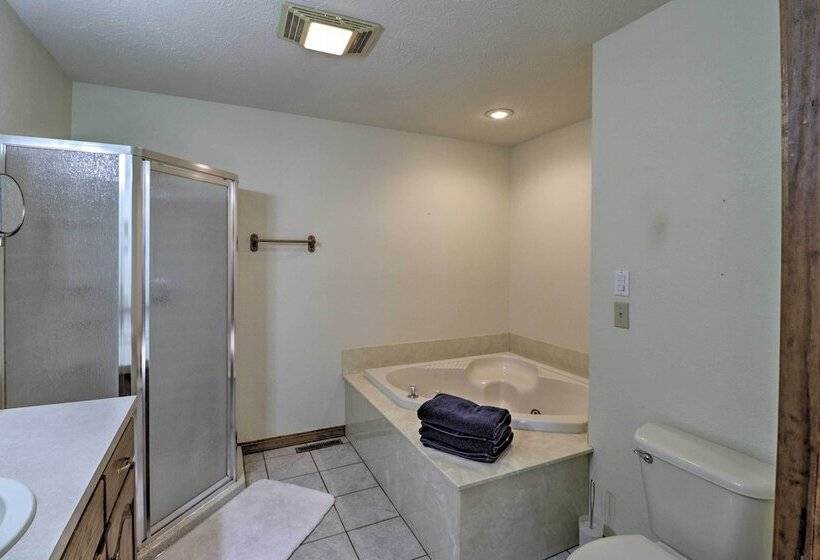 Secluded Marble Falls Family Home W/ Mtn Views!