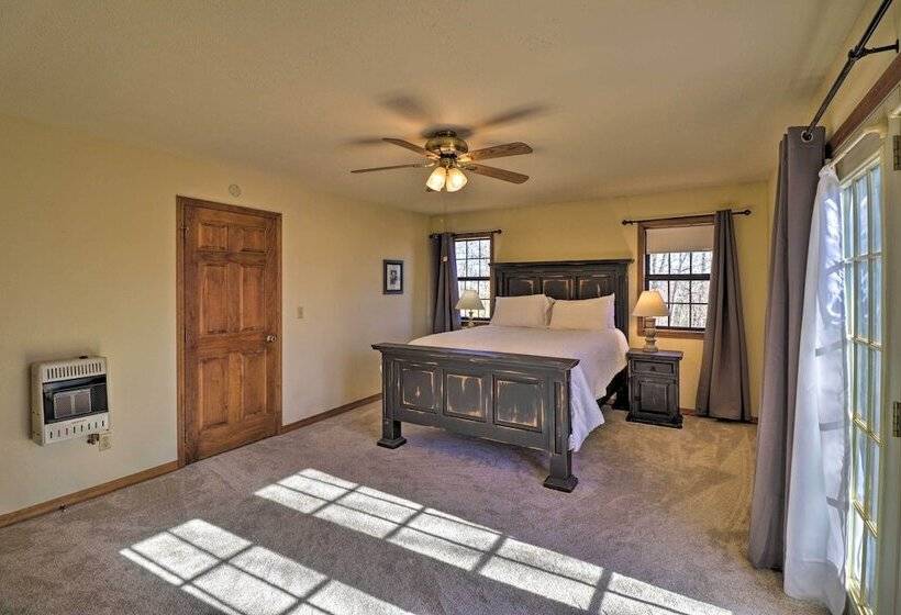 Secluded Marble Falls Family Home W/ Mtn Views!