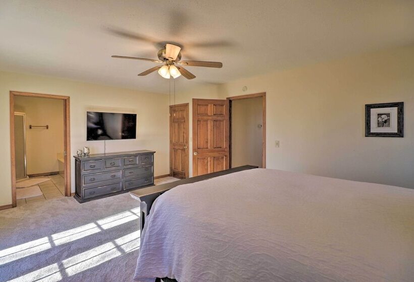 Secluded Marble Falls Family Home W/ Mtn Views!