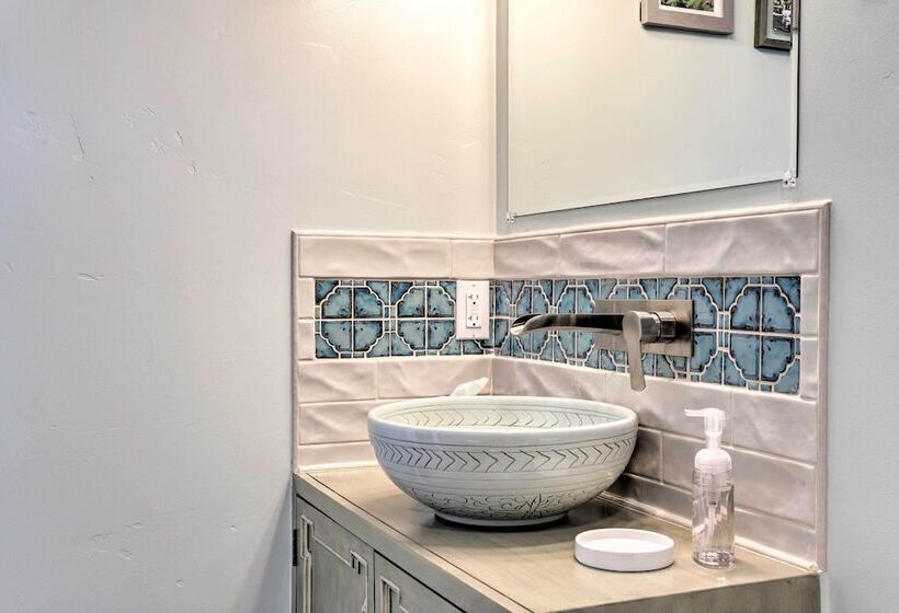 Secluded Palmer Home W/ Mountain Views!