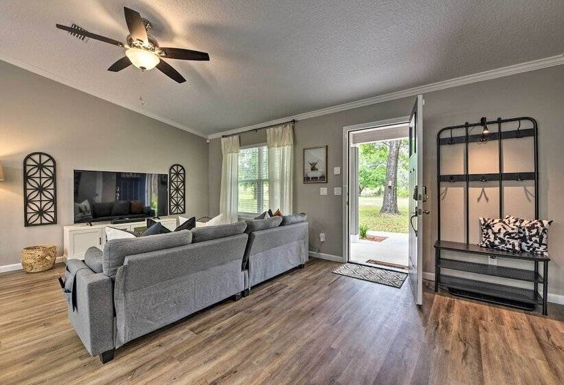 Serene Live Oak Home W/ Fire Pit By River + Sosmp!