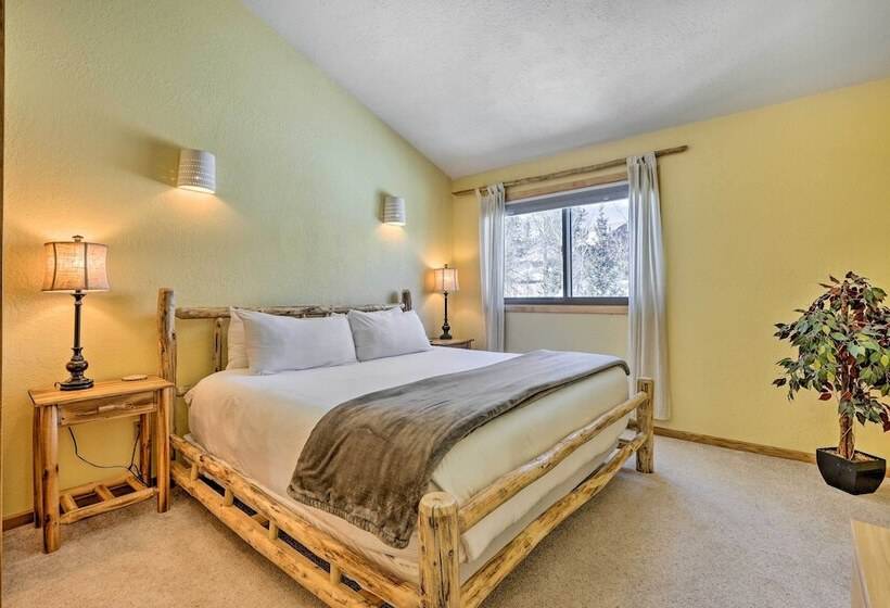 Private Deck & Hot Tub: Silverthorne Home!