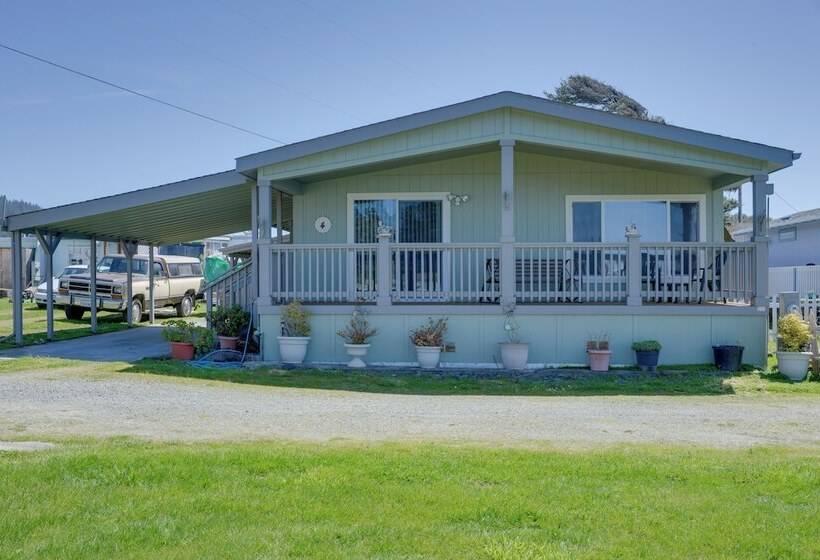 Smith River Home W/ Boat Launch & Ocean Views